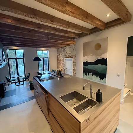 Louwi Villa *